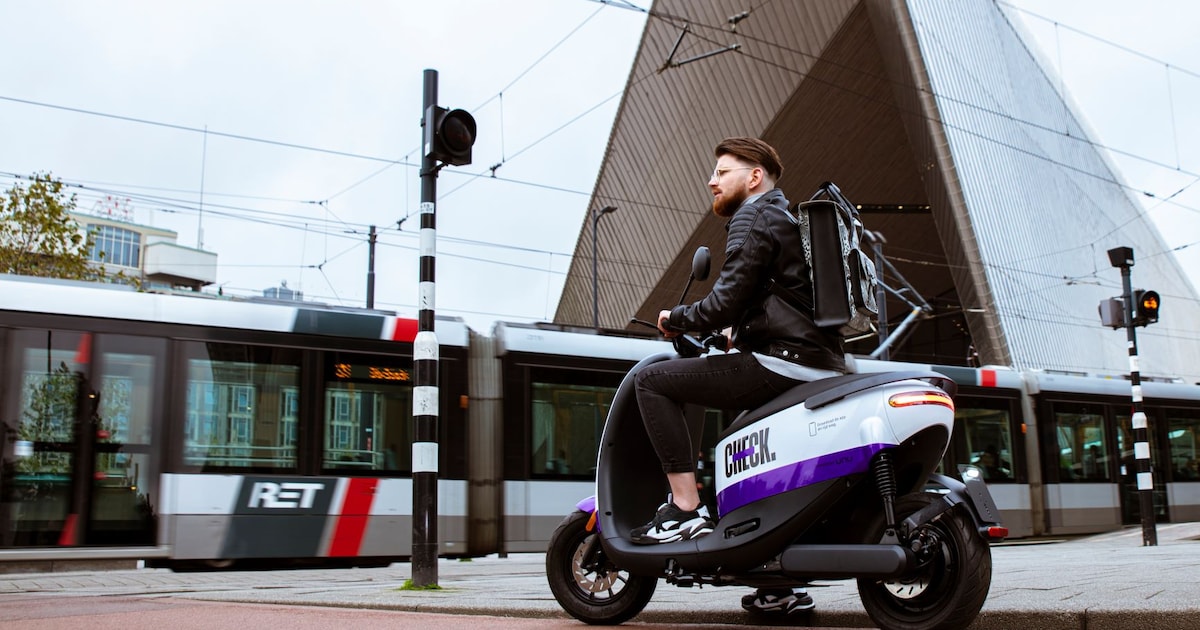 En dat is drie: deelscooters van Check vanaf vandaag in Nijmegen ...