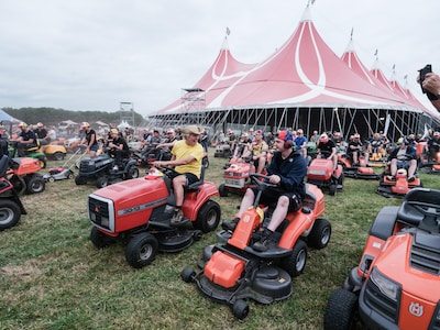 Nu al knapp’n op de Zwarte Cross; met de zitmaaier welteverstaan