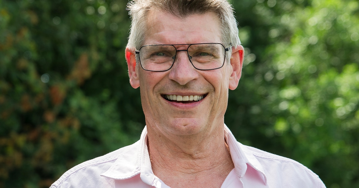 Lintje voor Hans Aarts, supervrijwilliger van VV Mariahout