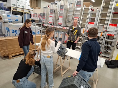 Talentenlab West Betuwe debuteert en Simone tekent Wagenings Gedenkboek