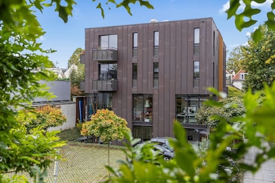 Dit appartement ligt aan een gezellig binnenhofje vlakbij de Utrechtse binnenstad, tóch vind je er r