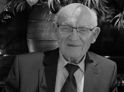 Hij verruilde de naald voor de kassa, omdat mensen hem meer lagen dan kleren: Jac (88) was het lichtpuntje in Beneden-Leeuwen