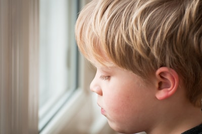 Vrees voor generatie met blijvende piep in oor of gehoorschade: ‘Zet geluid iPad en Samsung nú zachter’