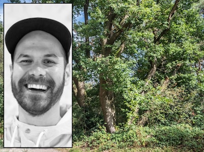 Op de druilerige begrafenis van Willem (35) stond iedereen rond de kist bij de eik, en toen brak de 