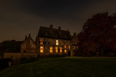 Kasteel Hernen biedt avondopenstelling in het donker