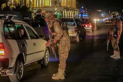 Pakistan verklaart ‘open oorlog’ aan Afghaanse Taliban en bombardeert Kaboel