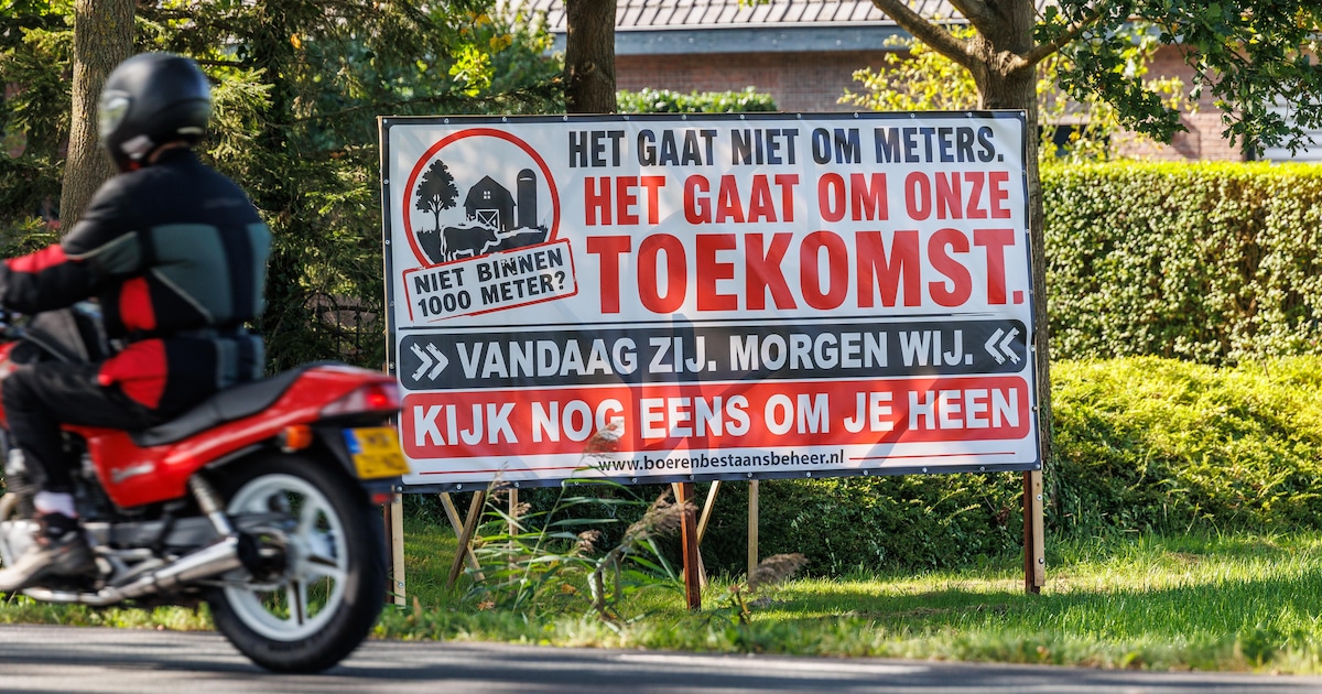 Geen rokende hooibalen, wel tientallen protestdoeken: zo protesteren boeren in Langbroek