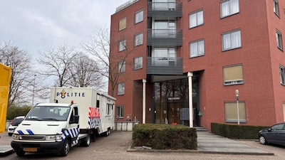 Politie treft bewoner dood aan in woning: ‘Verdachte omstandigheden’