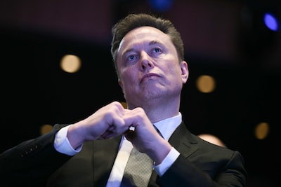 Kersverse biljonair Elon Musk moet historische titel alweer inleveren, 400 miljard dollar verdampt