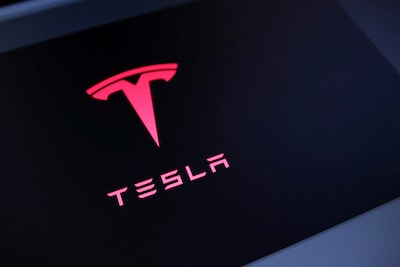 Winst Tesla gekelderd ondanks hogere omzet en gestegen verkoop
