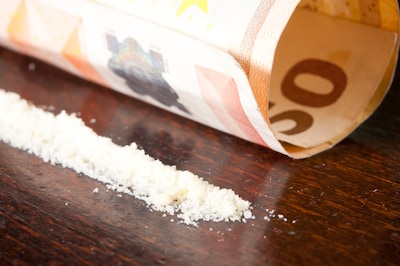 Het is goedkoper dan een biertje en vier andere redenen waarom er zoveel cocaïne in het riool in Ens