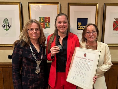 BMX-icoon Lieke Klaus krijgt erepenning Gemeente Wijchen