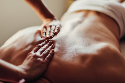 Weduwnaar verloor ruim 114.000 euro aan erotische masseuse (43) : ‘Een golddigger en een oplichter’