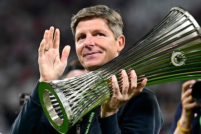 Succescoach Crystal Palace na derde prijs: eerst feesten, daarna nadenken over toekomst