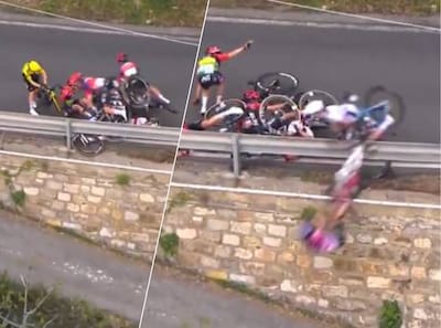 Horrorcrash in Milaan-San Remo: Italiaanse valt over vangrail meters naar beneden, toestand stabiel