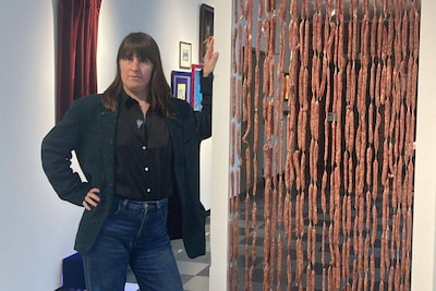 Kunstwerk van droge worsten valt bij bezoekers iets te letterlijk in de smaak: ‘Nooit gezegd dat het niet mocht’