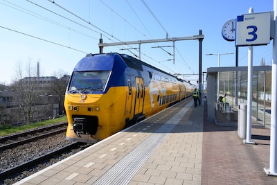 Mogelijk drukke ochtendspits: dichte mist in hele land en geen treinen tussen Utrecht en Den Haag