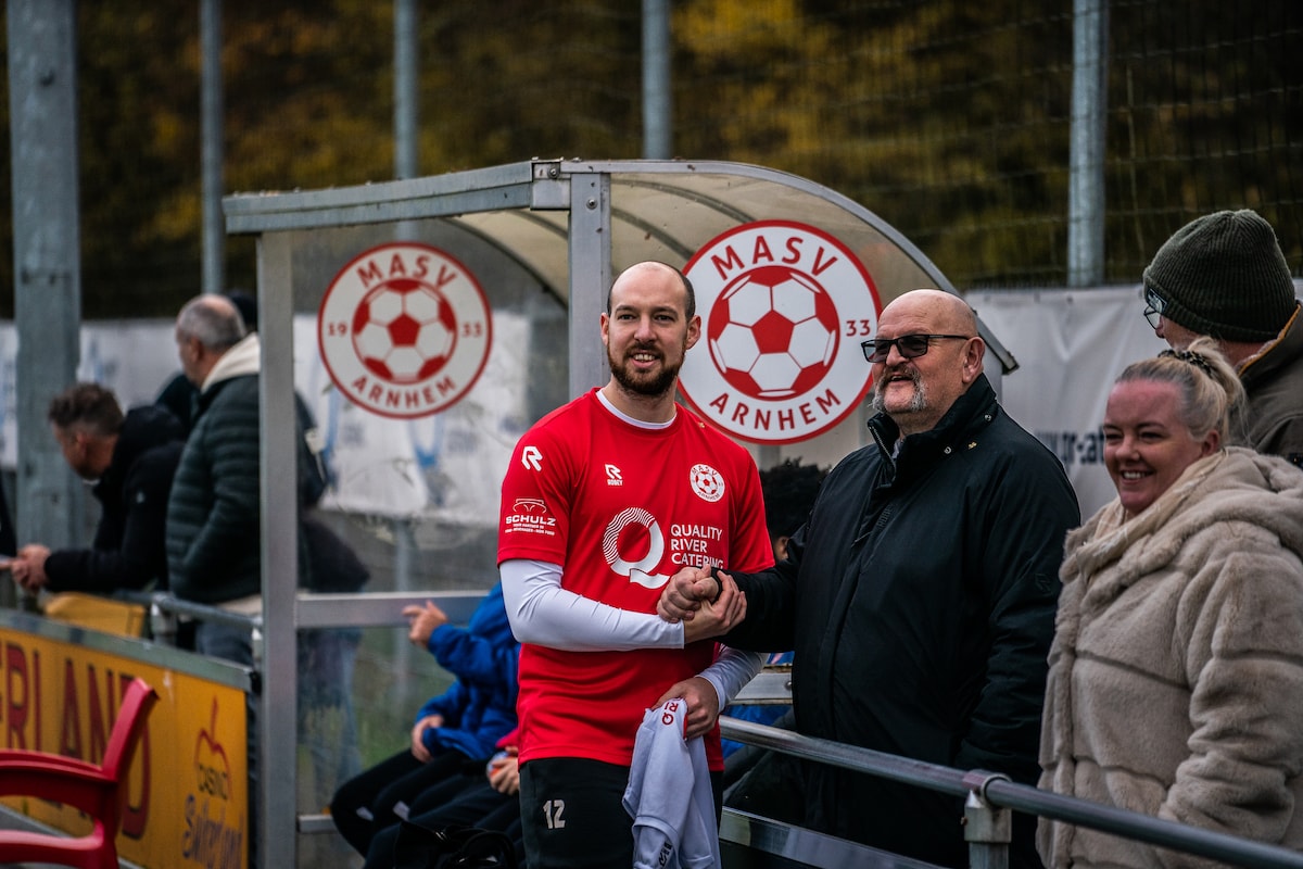 Yancey en zijn vriendin Randjana gingen even eten halen maar dat