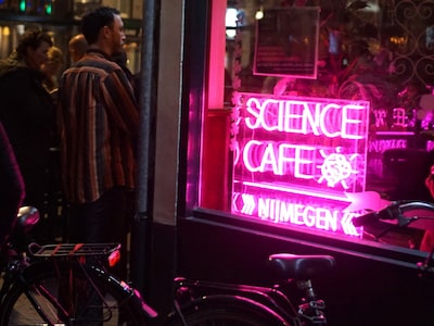 Science Café in Nijmegen duikt in kwantumwerelden