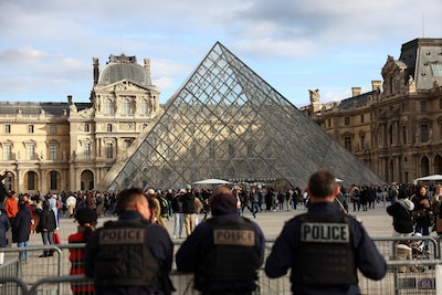Overvallers Louvre kregen mogelijk hulp van binnenuit: ‘Er werd info doorgegeven over de beveiliging’