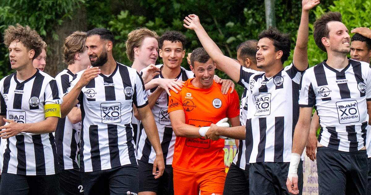 Eerst de schlemiel, dan de penaltykiller: deze keeper wil op zijn 37ste ...