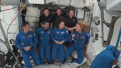 Nieuw team astronauten aangekomen op internationaal ruimtestation ISS