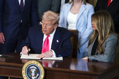 Trump ondertekent wet die vrijgave Epstein-dossiers mogelijk maakt