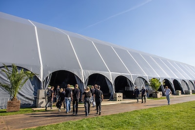 Schaamte rond afgelast festival: Amsterdam vroeg 4 keer (!) of tent in orde was, kreeg geen reactie