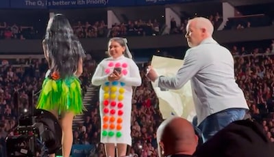 KIJK | Katy Perry wijst aanzoek van fan af: ‘Had eerder gevraagd’