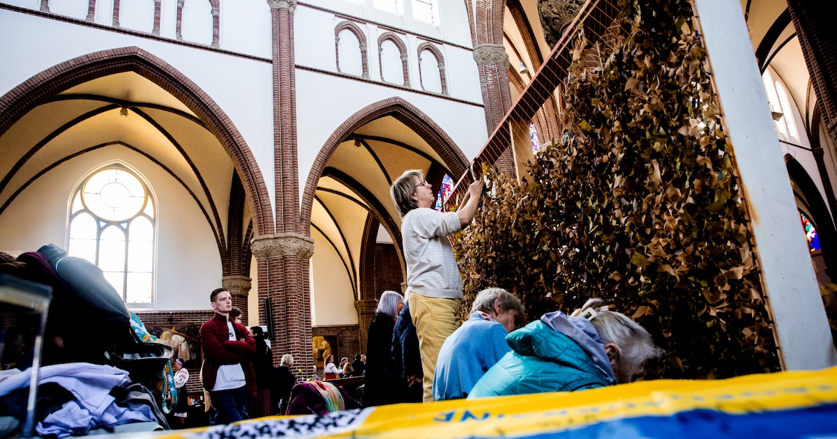 Netten knopen voor aan het Oekraïense front: ‘We beschermen de soldaten die ons weer beschermen’
