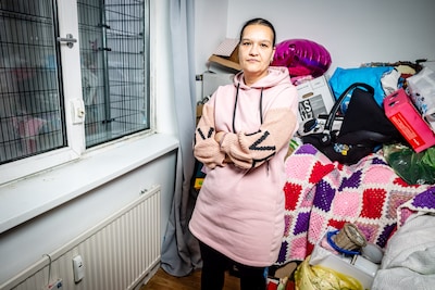 Bij Angelique thuis ziet het zwart van de schimmel: ‘Ons dochtertje van 2 ging steeds meer piepend ademhalen’