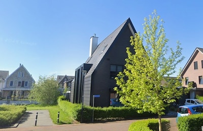 Fundaparel: deze Veense miljoenenvilla aan het water staat nét te koop