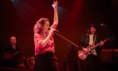 VanWyck treedt op in het Beauforthuis in Austerlitz