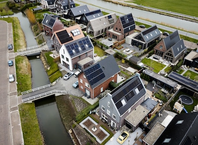 ABN Amro slaat alarm over woningmarkt: 'Hoger risico op leegstand'