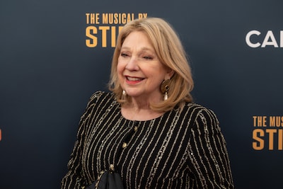 Janny van der Heijden schrijft mee aan speciale 5 mei-bundel