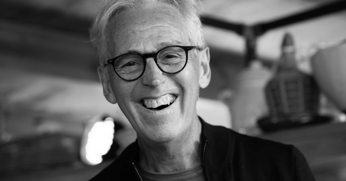Mediaondernemer en journalist Derk Sauer overleden aan gevolgen van zeilongeluk.