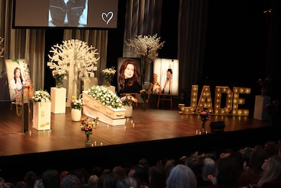 Afscheid Jade trekt duizenden mensen, velen geraakt door dezelfde ziekte: ‘Weten wat familie doormaakt’