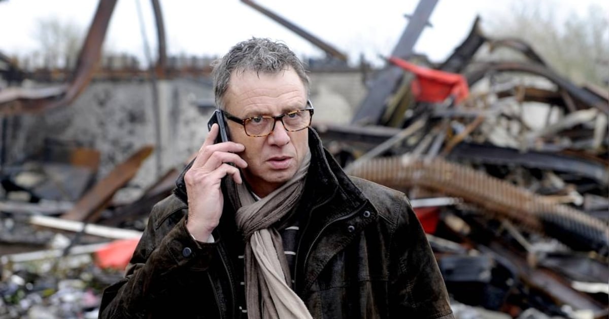 Ton verloor zijn hele school door vuur, nu heeft hij een waarschuwing voor ‘Huissen’