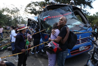 Minstens 14 doden, tientallen gewonden door bomaanslag in Colombia