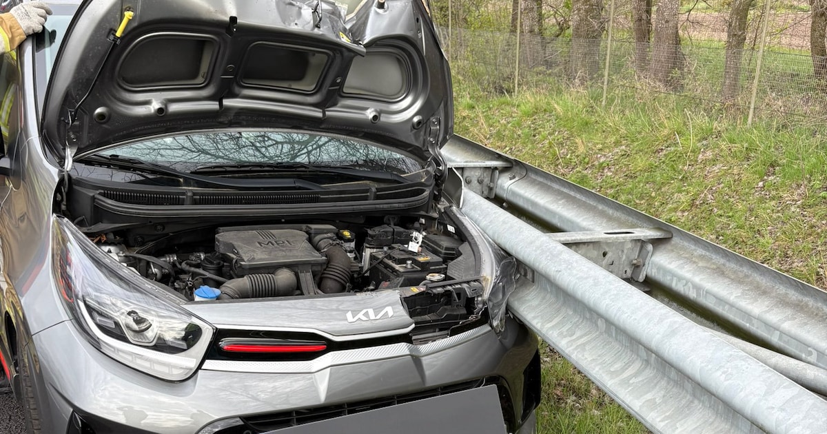 Spookrijder botst met vijf auto's op A67 bij Maasbree | Venlo
