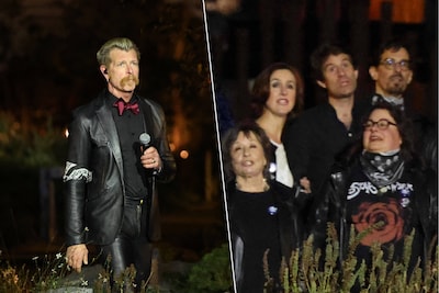 Kippenvel in Parijs: emotionele frontman Eagles of Death Metal zingt met Bataclan-overlevenden