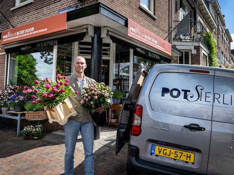 Wouter Giling nam vorig jaar bloemenzaak Potsierlijk Bloemen over. 