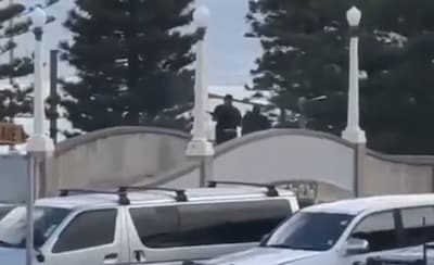 Zeker twaalf doden bij schietpartij op Bondi Beach in Sydney, politie gaat uit van aanslag op Joodse gemeenschap