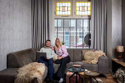 Anieke en Roan geven ‘best veel’ uit aan eten en drinken: ‘We kunnen misschien beter budgetteren’