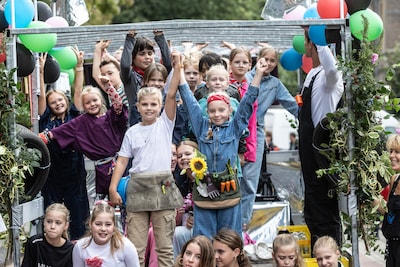 Achterhoekse kinderen zetten vakmanschap dansend in de schijnwerpers: ‘Ik dans als timmervrouw’