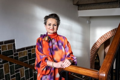 Alexandra van Huffelen piekert er niet over de Radboud Universiteit te verlaten: ‘Ik voel me als een vis in het water’