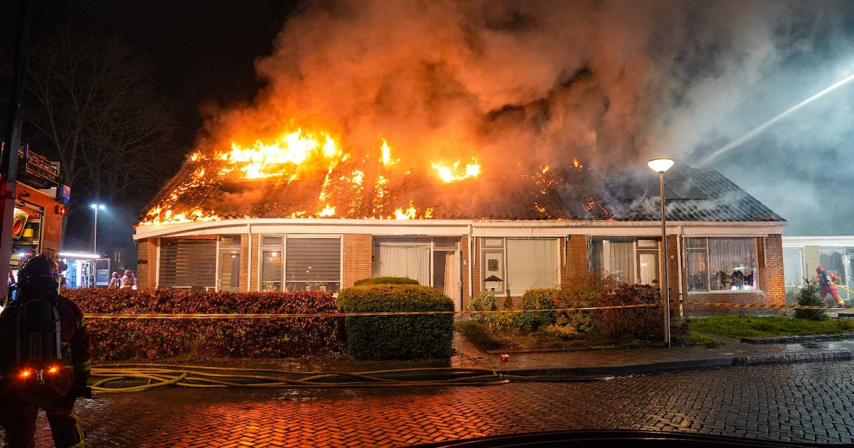Nieuwjaarsnacht eindigt in nachtmerrie: drie woningen verwoest door brand in Nieuwe Pekela, minderja