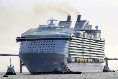 69-jarige oma neemt pistool mee in bagage op cruiseschip, moet nachten in cel doorbrengen