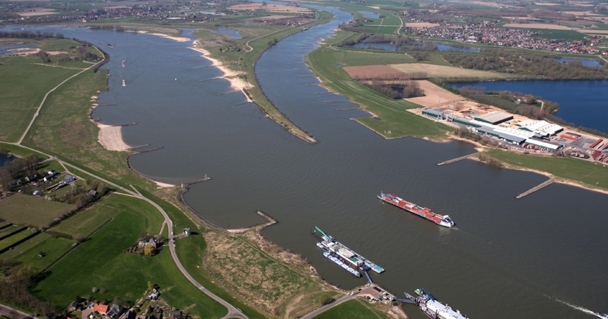 Mensen op straat bij Plegt-Vos