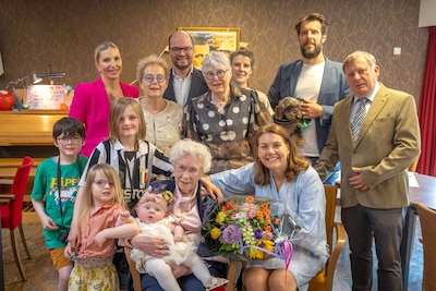 Mevrouw Goris uit Tiel 100 jaar jong en tweede editie Coens Dikke Bandenrace